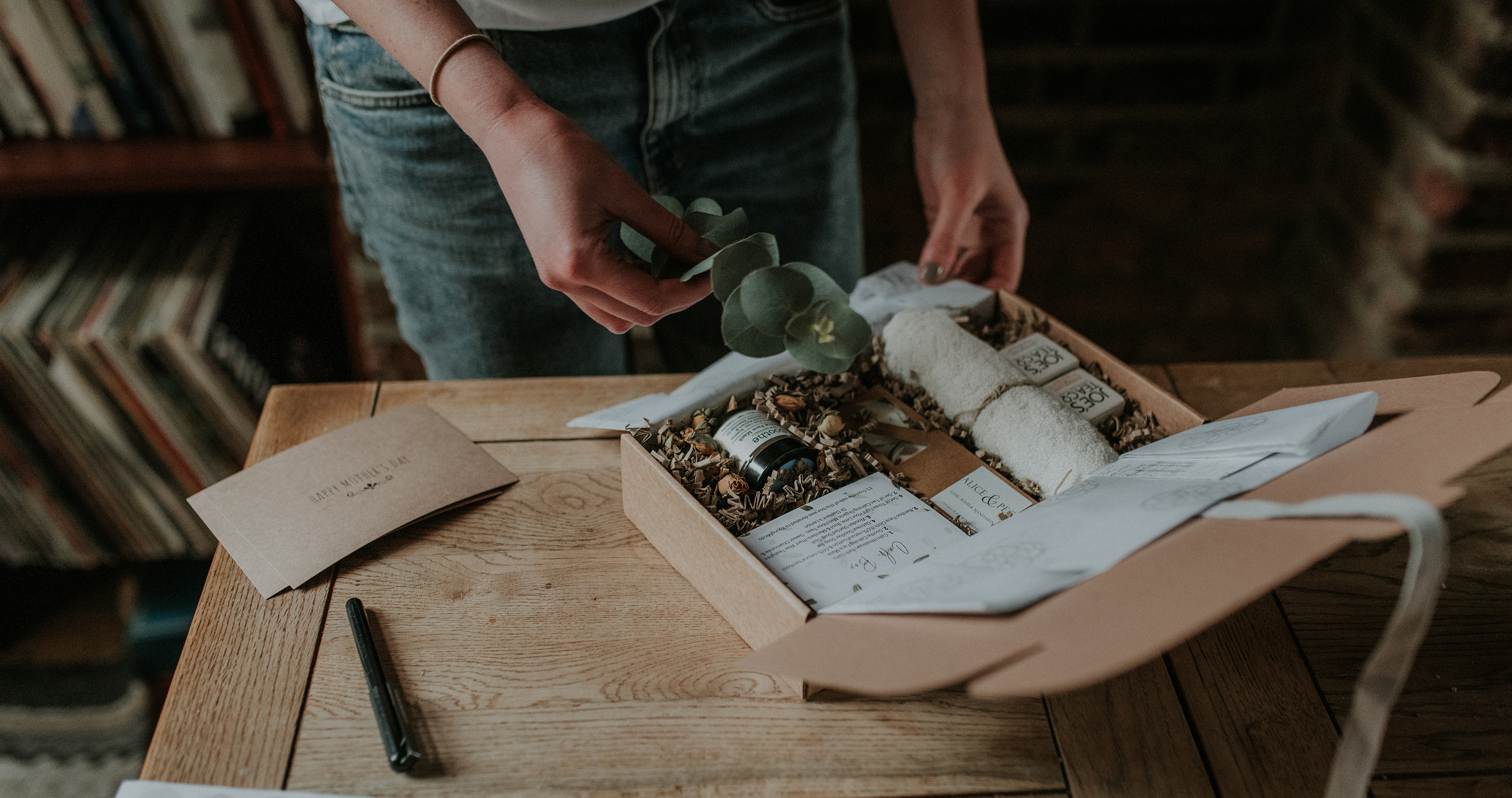 Every Alice and Peg gift set is decorated with dried botanicals