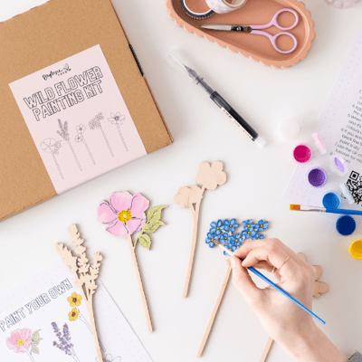Paint your own wooden flowers craft kit