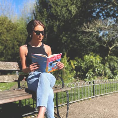 Chloe GiftSmith Reading in the Park