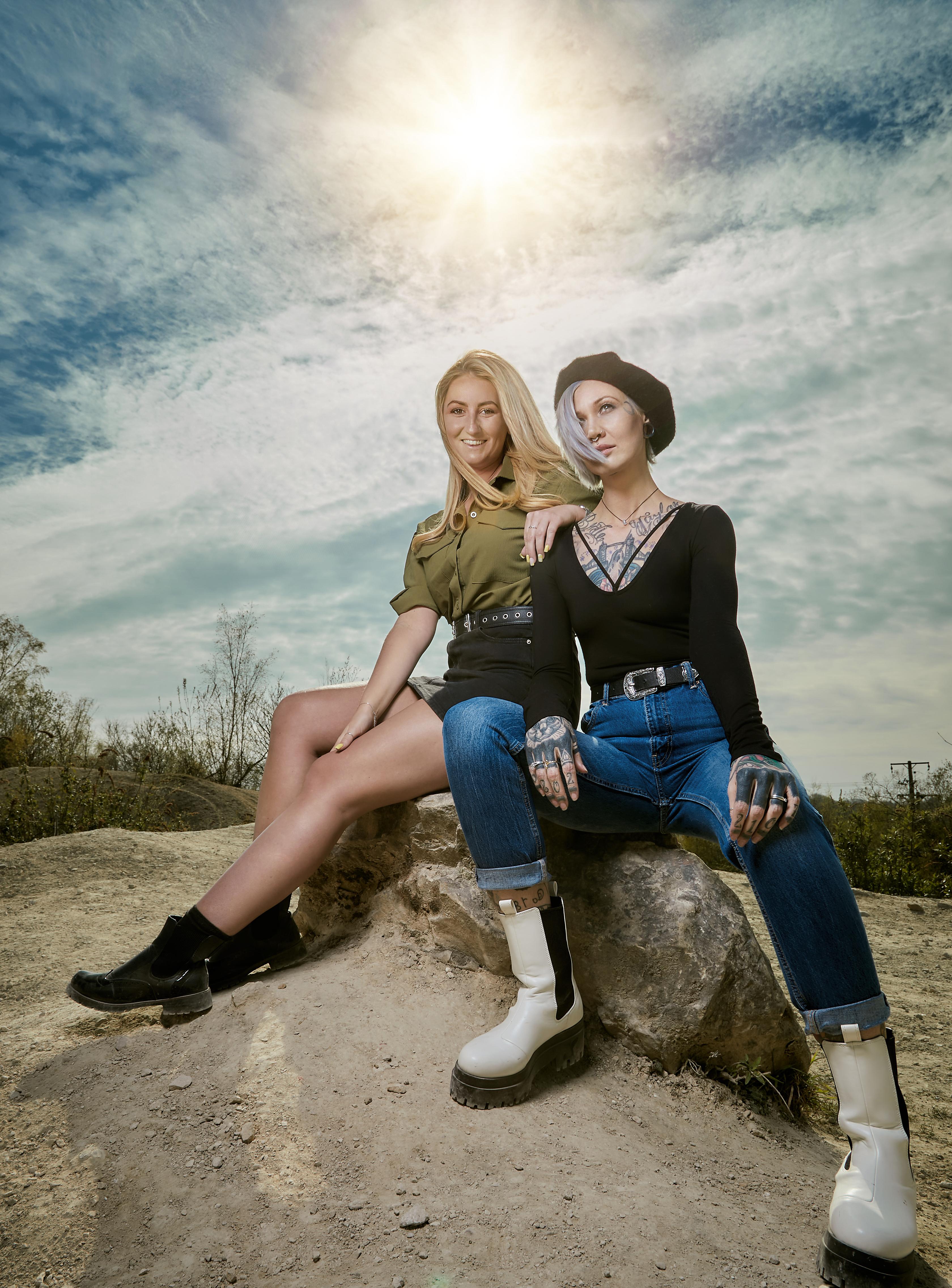 Bomonde mineral makeup, the only thing made up is you. 100% natural mineral makeup that will improve your skin while you are wearing it.