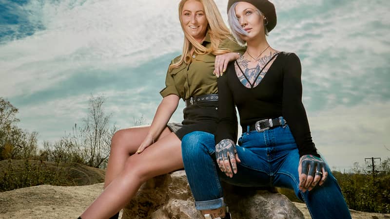 Bomonde mineral makeup, the only thing made up is you. 100% natural mineral makeup that will improve your skin while you are wearing it.