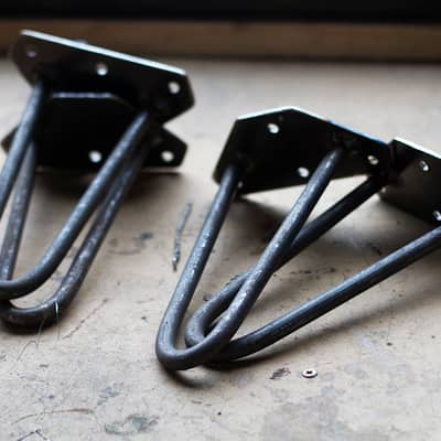 Hairpin legs