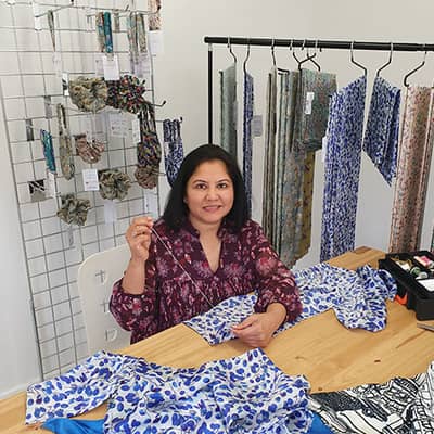 Making the digitally prinnted fabric into scarf