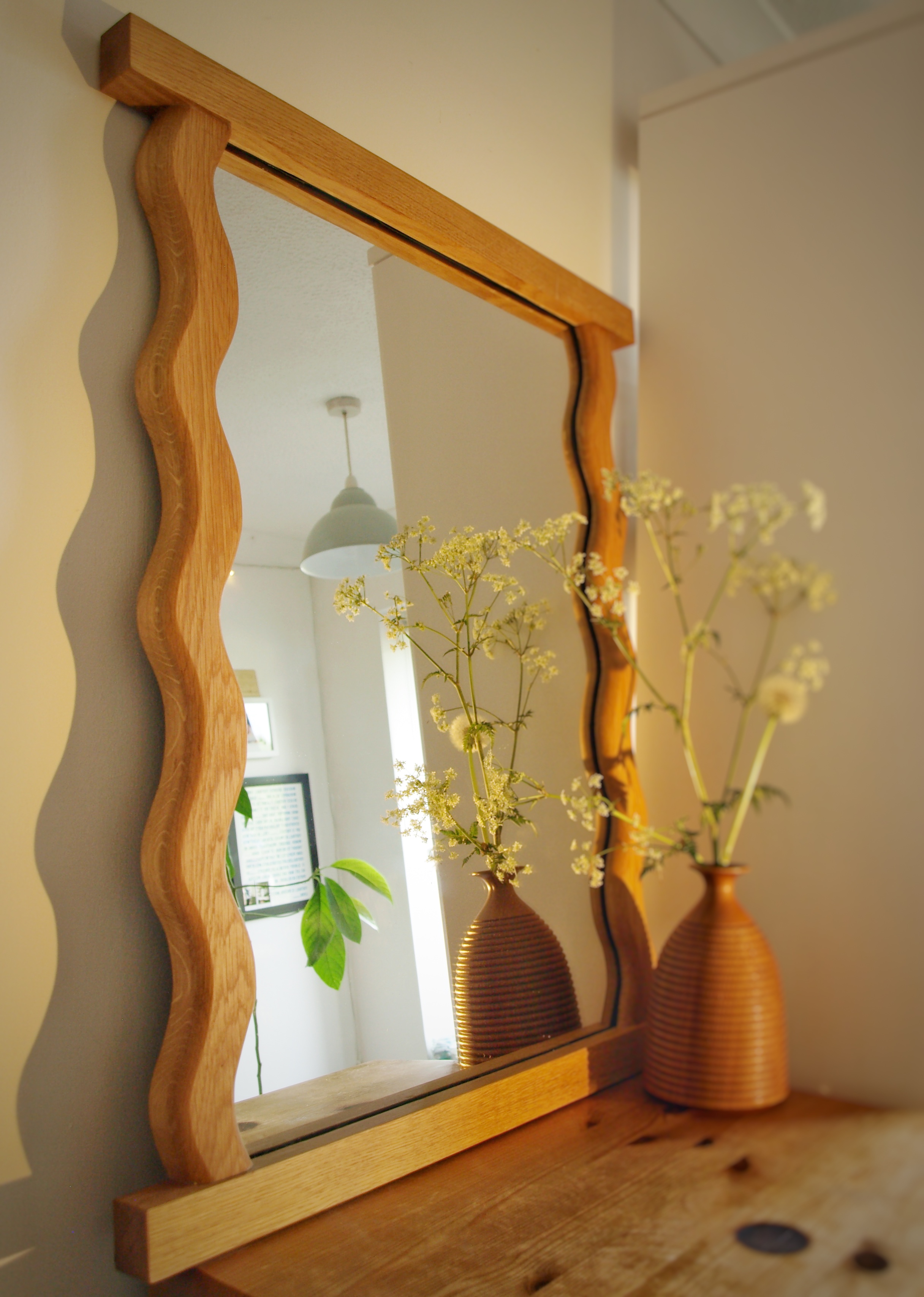 Wavy wall mirror 