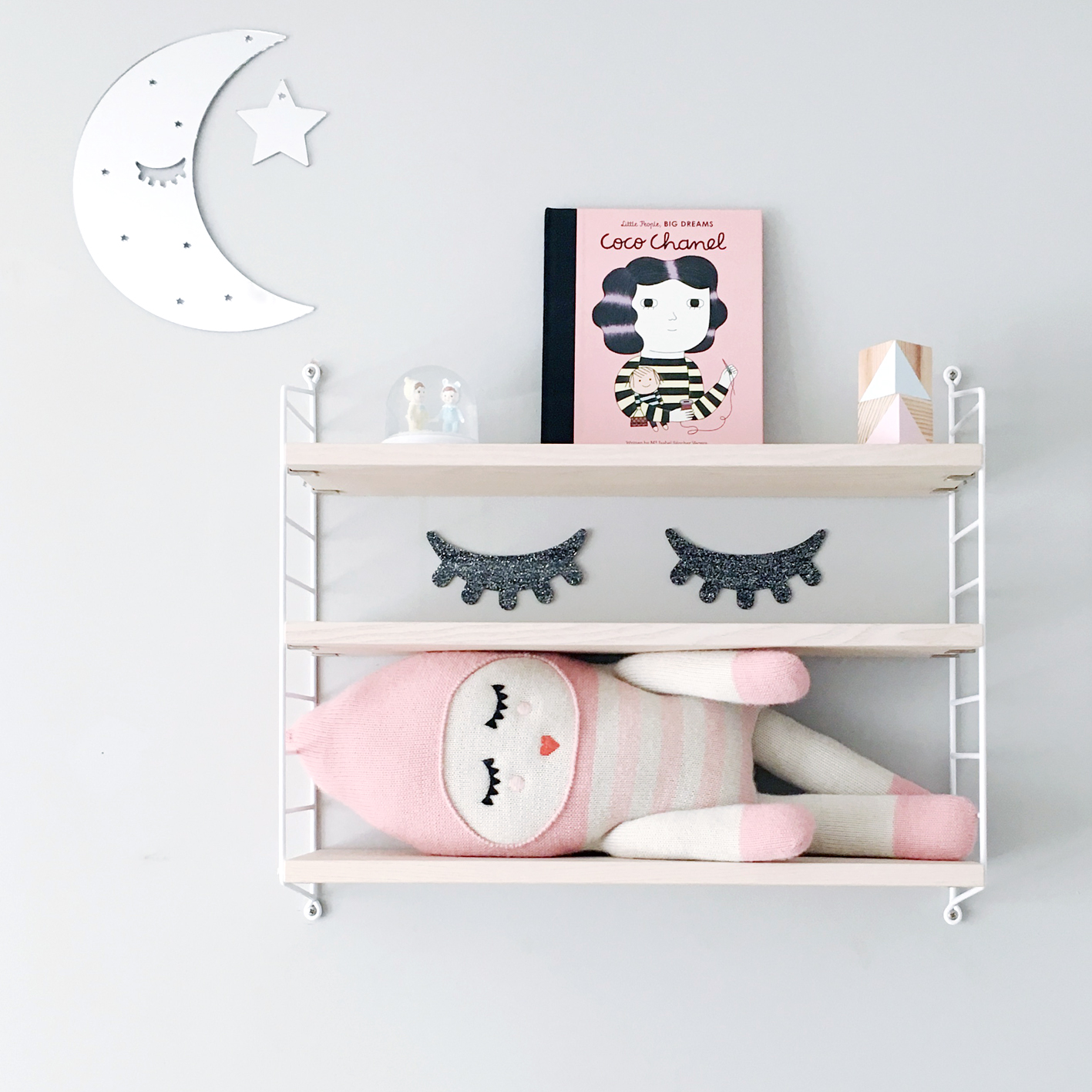 moon mirror and dream eyes