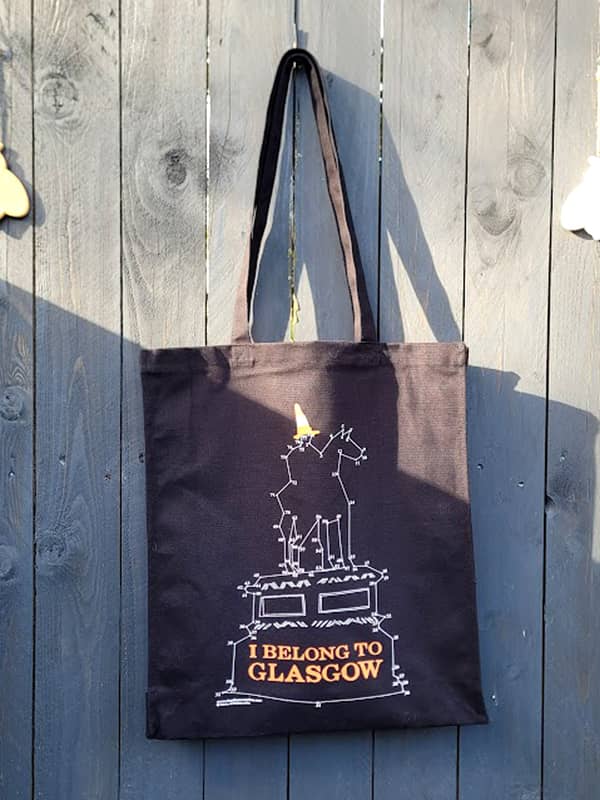 Duke of Wellington tote with dot to dot design