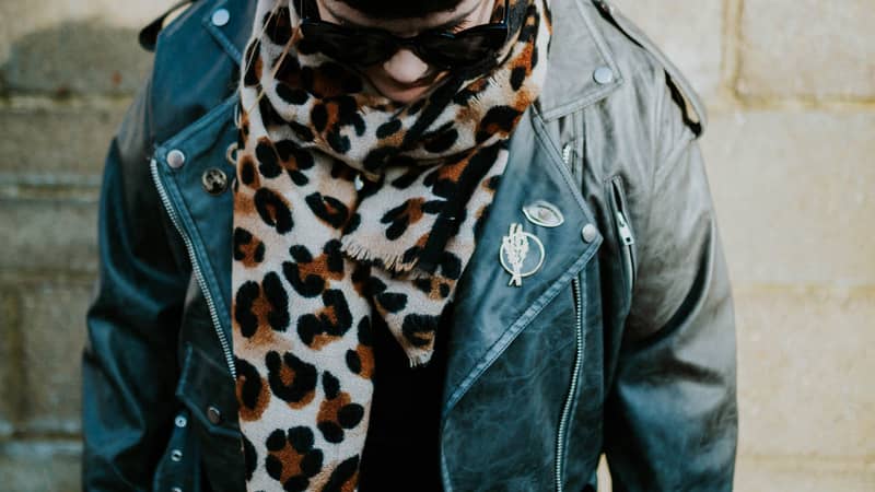 Milk & Moon Katy wearing pins