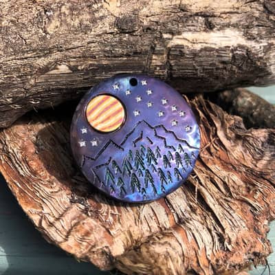 Truly custom, freehand work is one of my favourite things to do.