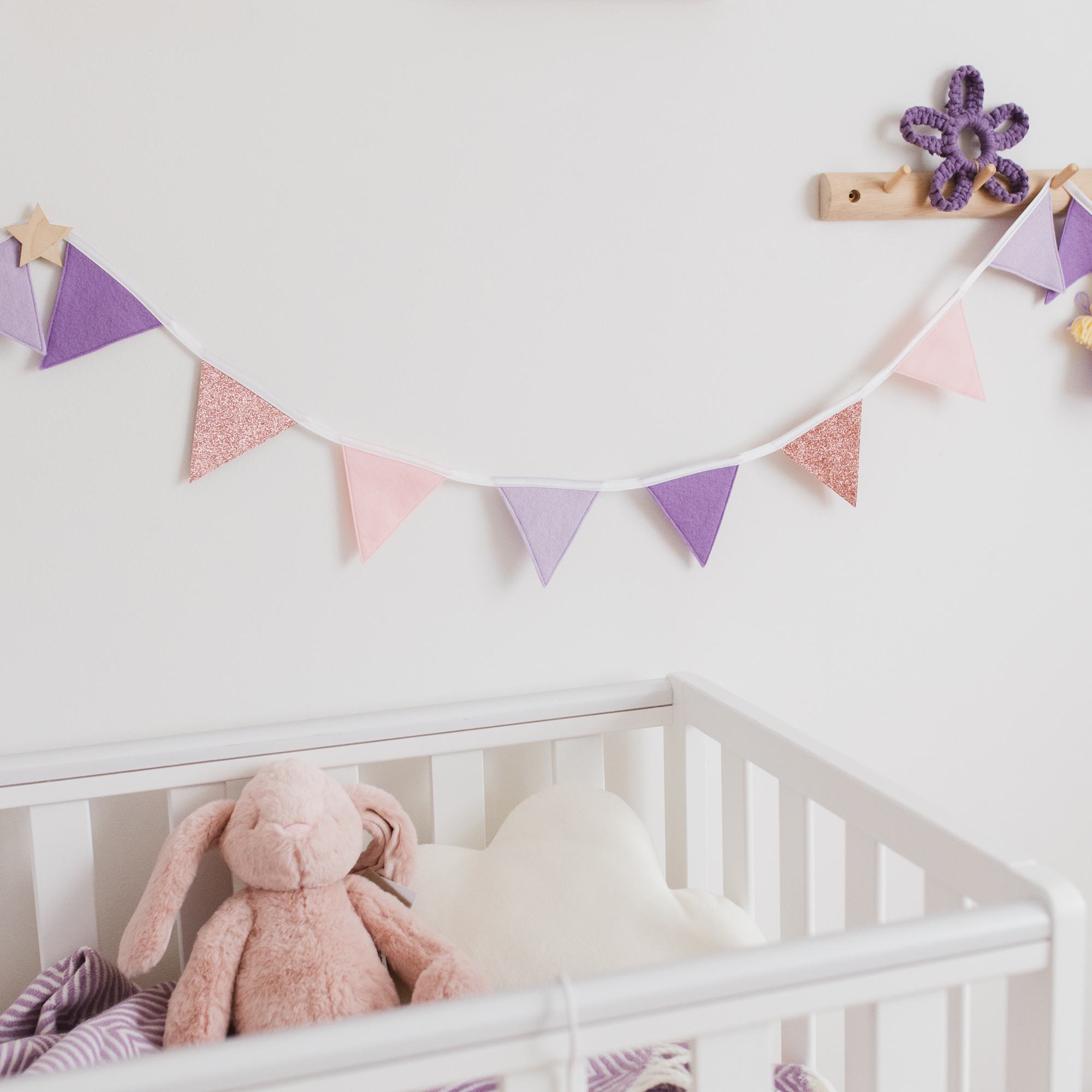 Girl's nursery bunting