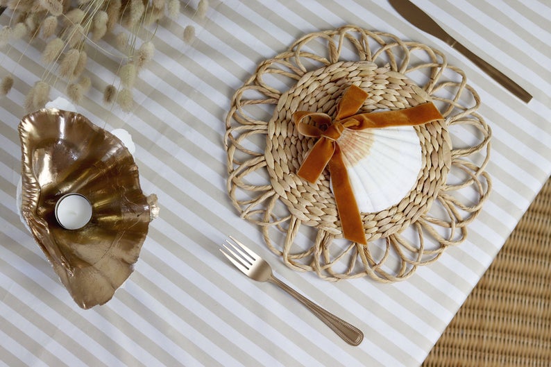 Wicker Scallop Woven Table Mat