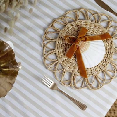 Wicker Scallop Woven Table Mat