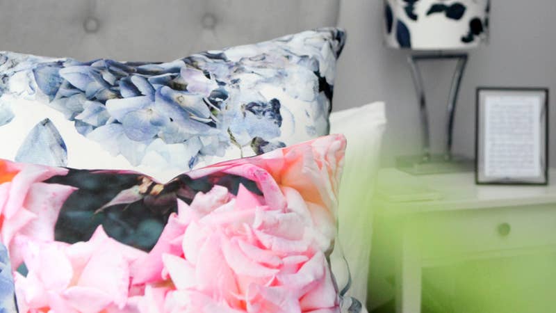 sarah blythe hammering wedding flowers