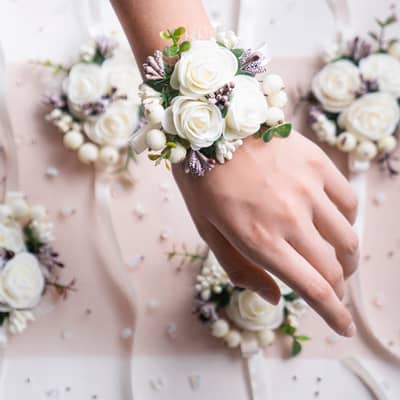Flower wrist corsage