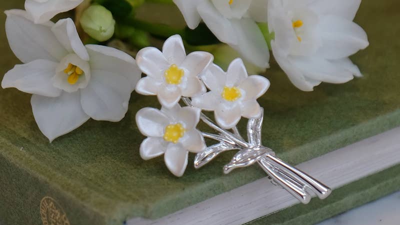 Narcissus (Daffodil) Flower Bouquet Brooch
