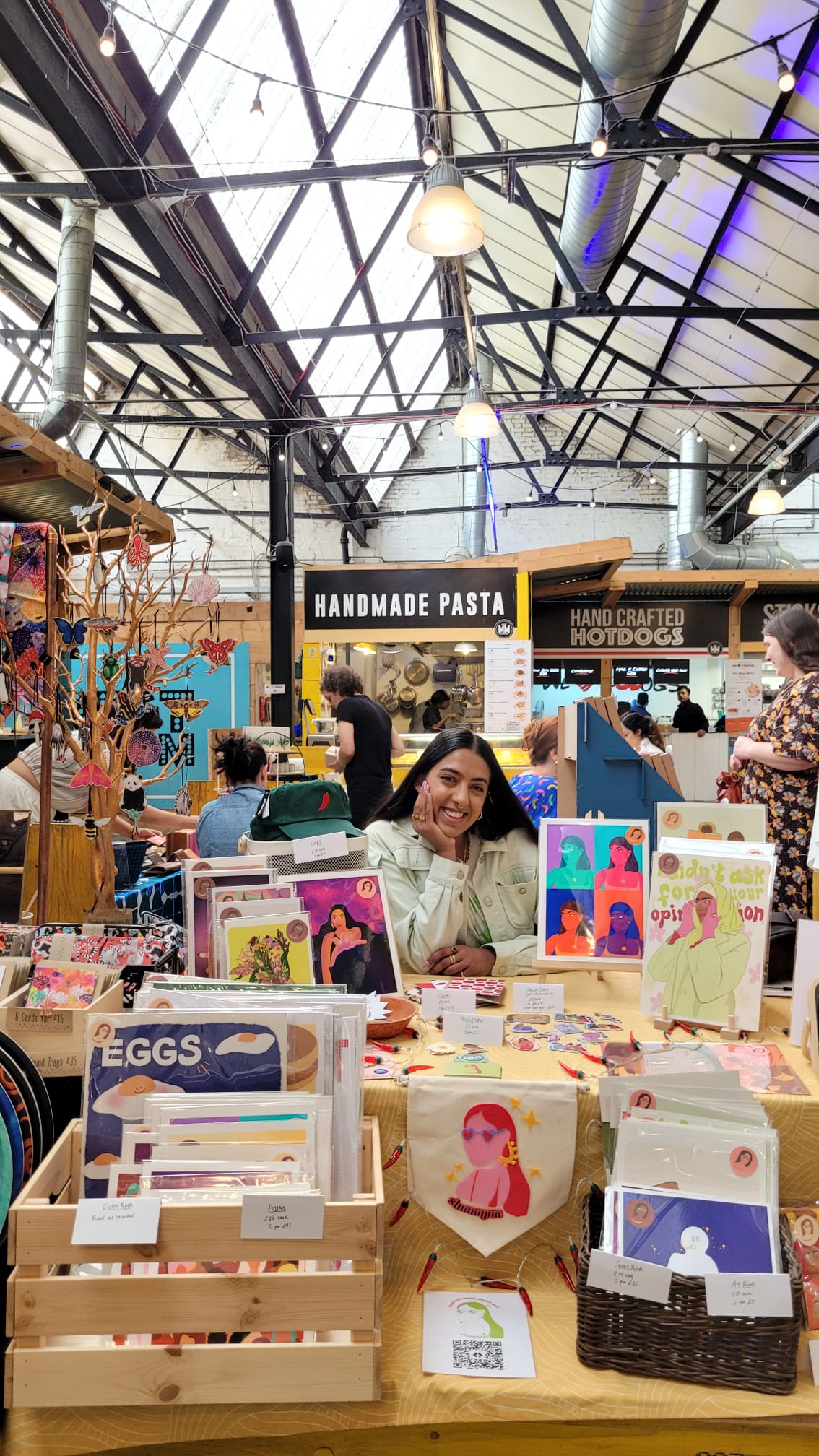 Shunayna exhibiting at a London market