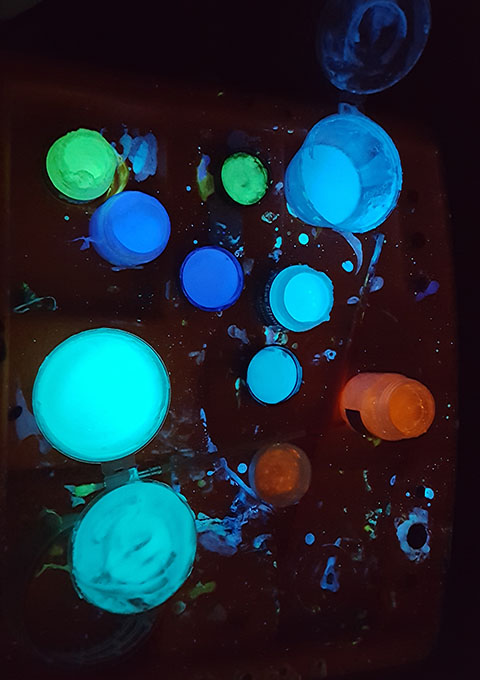 Glow in the dark paint