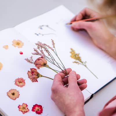 dried flower to make jewellery