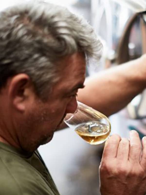 Hallets Real Cider bottles and can