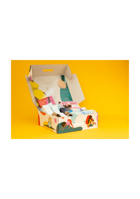 Postnatal luxury hamper 
