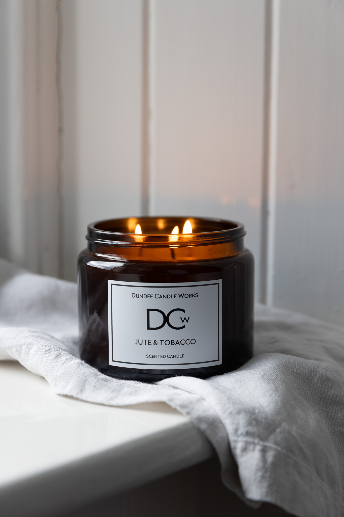 Jute And Tobacco Scottish Scented Candle