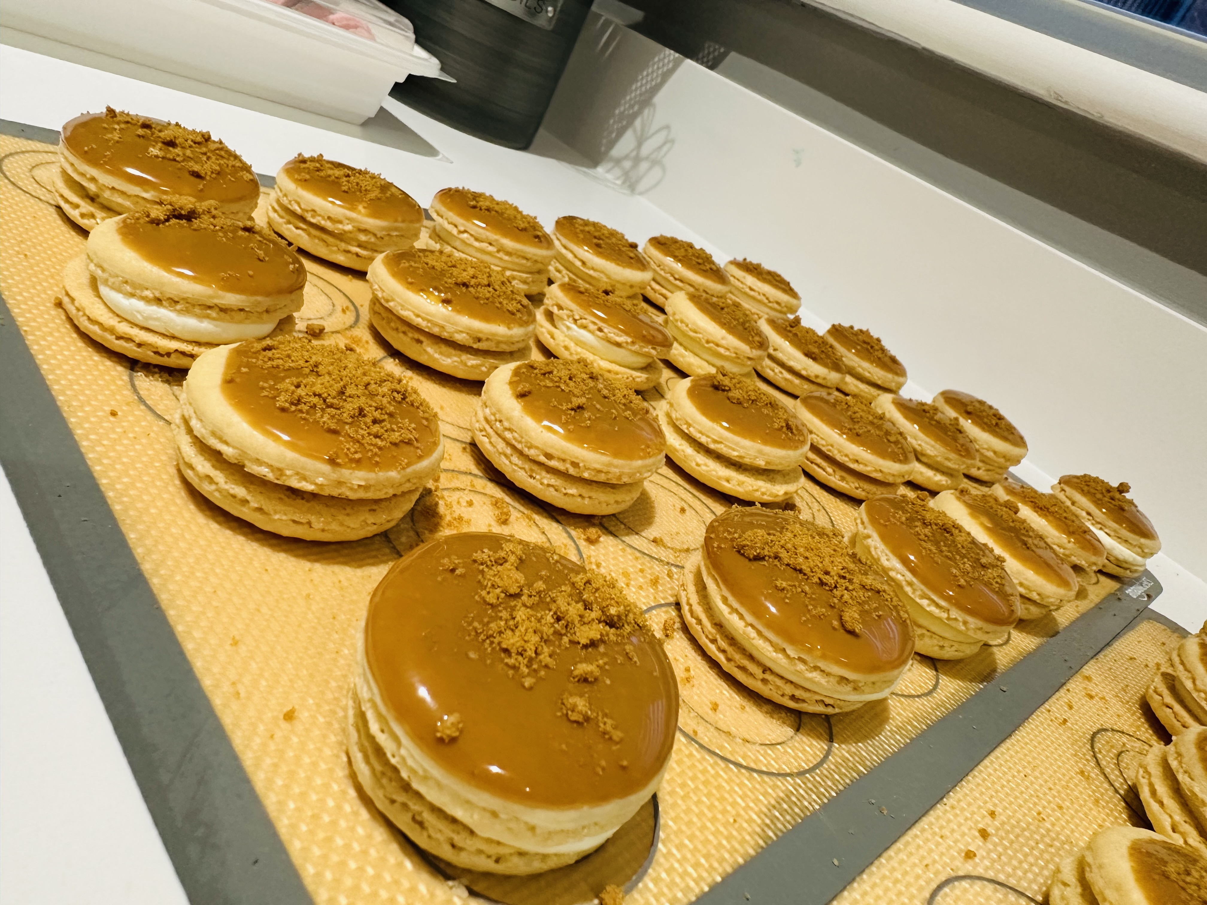 Biscoff Macarons