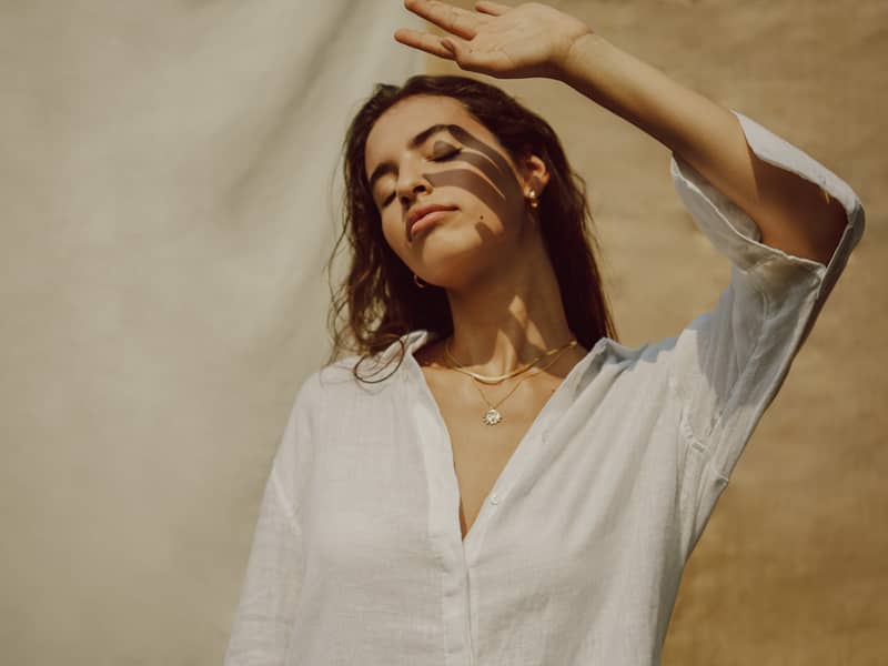 Model wearing Mabe&A layers