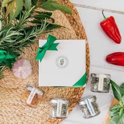 Gift box with 4 small fresh herb sea salt seasonings pots Italian chilli Herbes de Provence & Dill and Lemon Unique Gift under £15