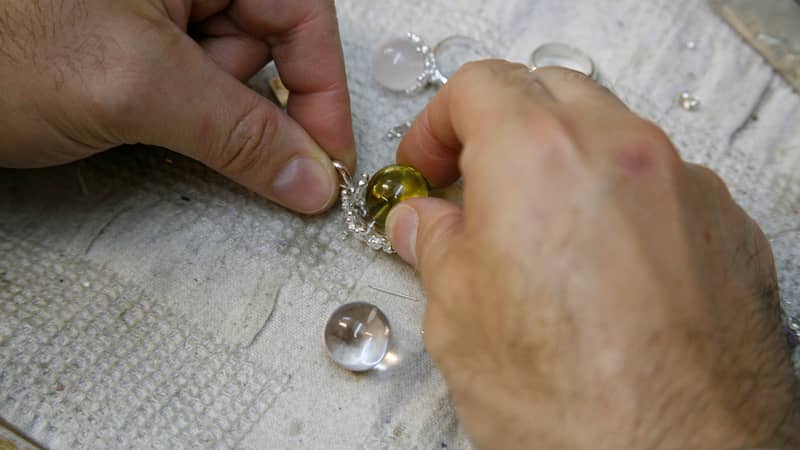 workshop making a lemon quartz ans sterling silver ring