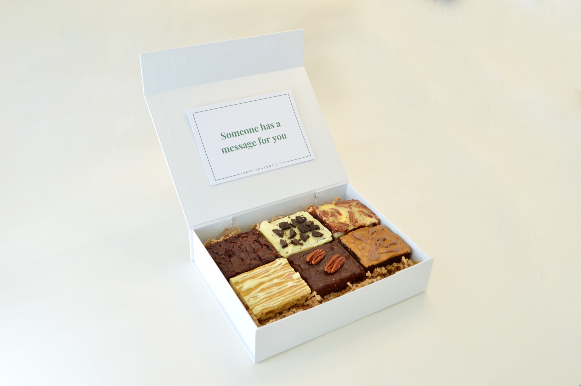 Send a message with our brekfast boxes 