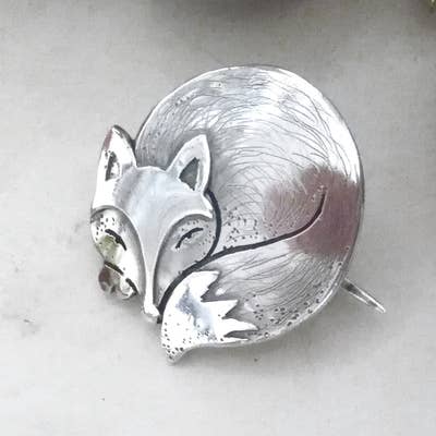 Sleeping fox brooch