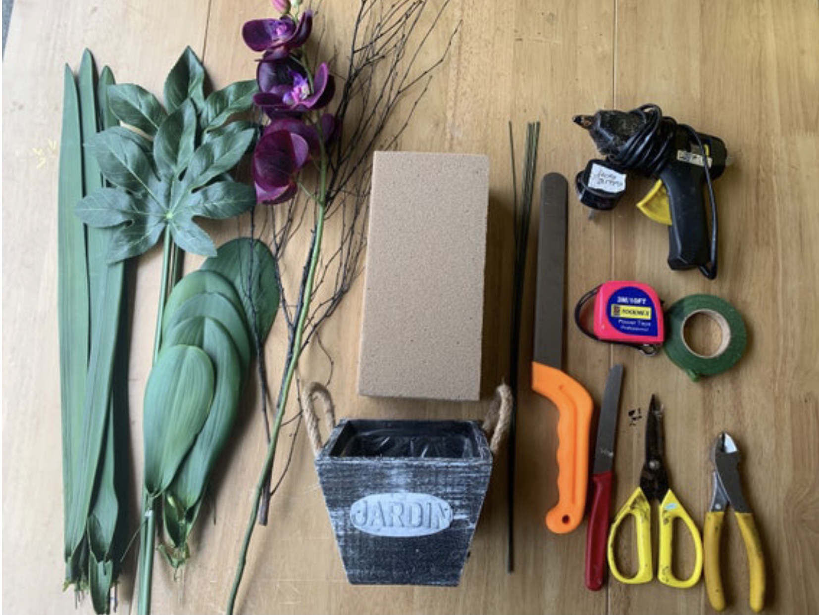 Component parts of an arrangement .