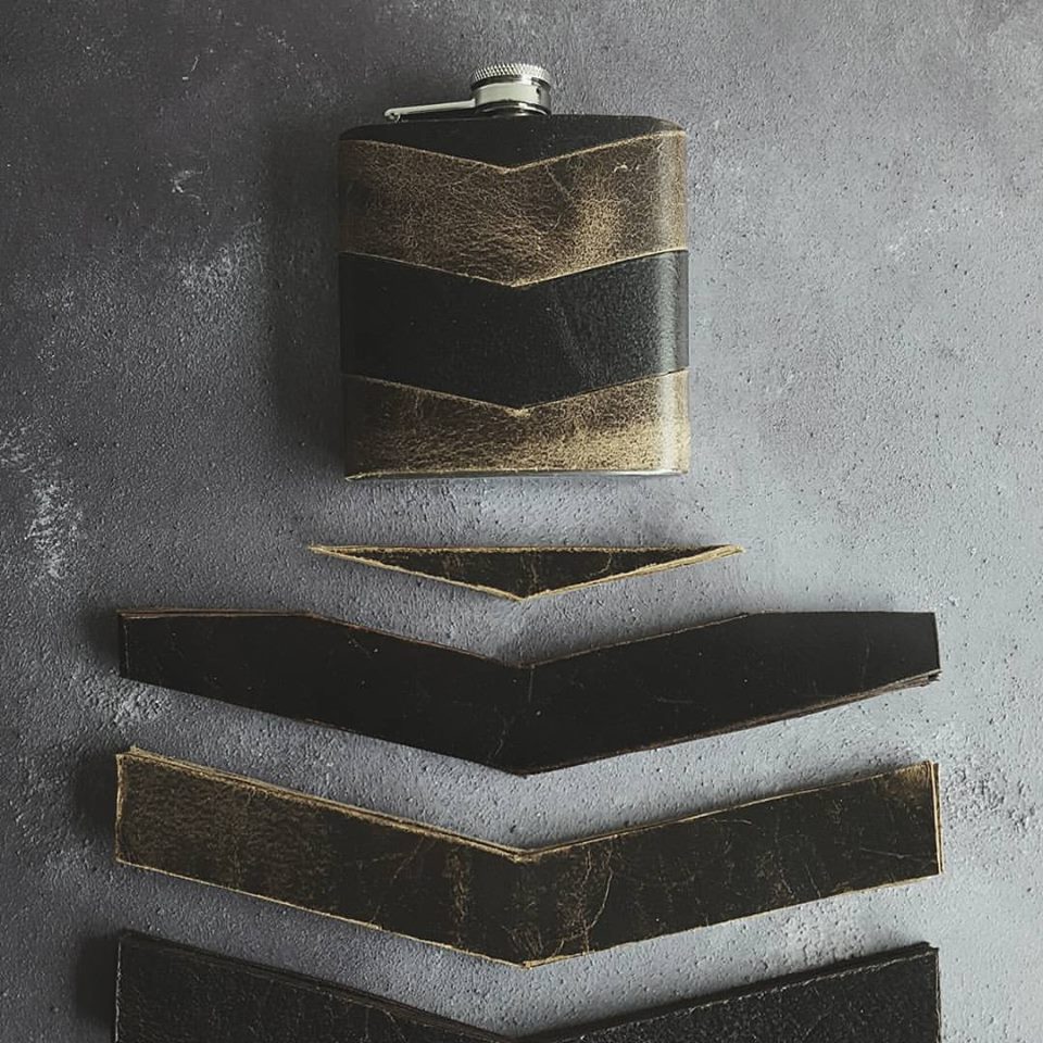 production method for leather hip flask