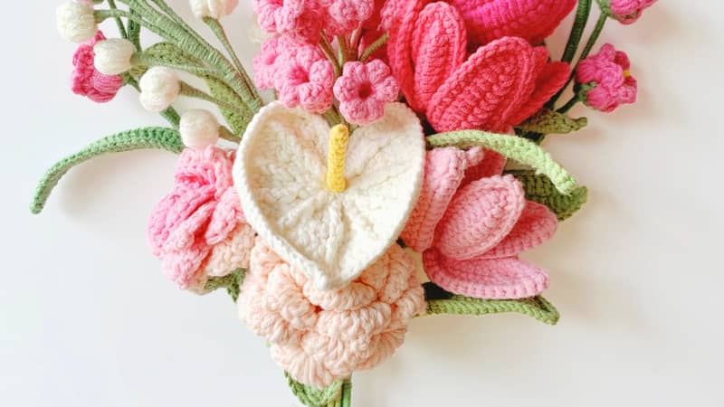 The Way to You pink color crochet flower bouquet