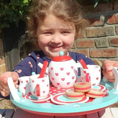 Pretty wooden heart tea set