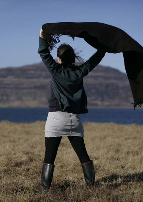 i can c u on the isle of Mull in front of the cliffs of Burgh