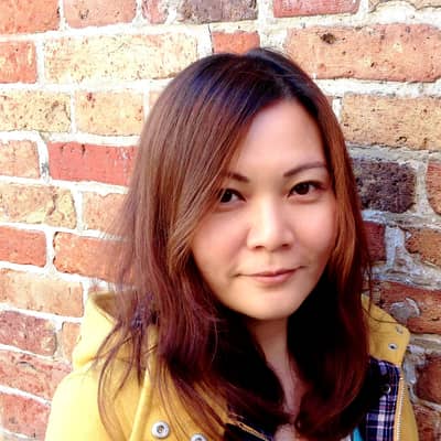 Animal friends bookmarks, including giraffe, squirrel, unicorn, bear, elephant and mole. Each animal's head is showing from between the pages of a book.