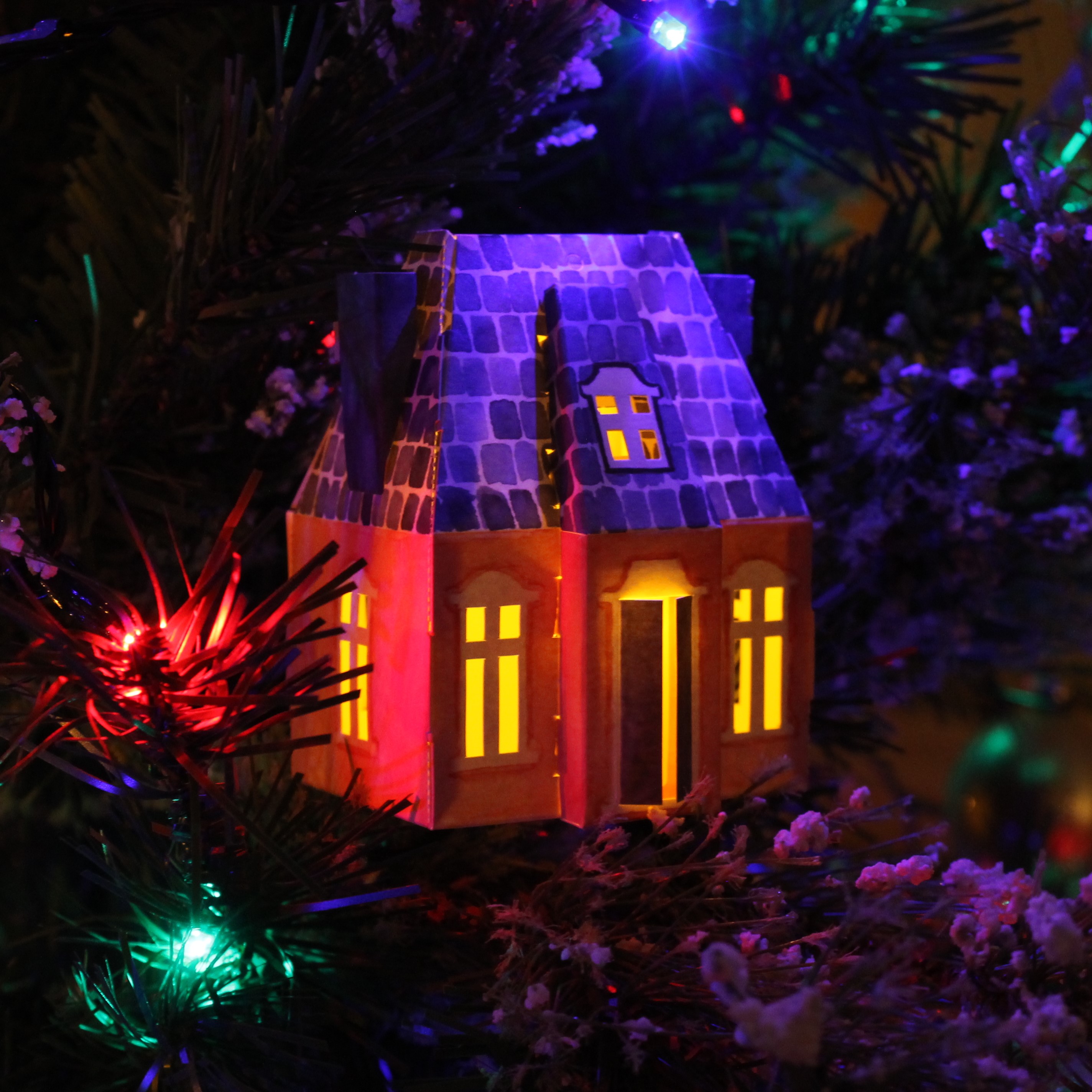 Unique Christmas decorations. Sustainably made in the UK, fully recycleable and gorgeous to look at!