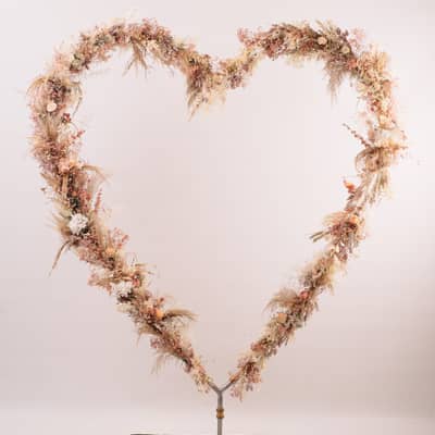 Dried flower heart, dried flower backdrop