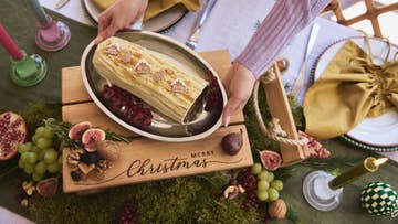 Decorating a Christmas Table Ideas