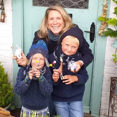 Zippitysstudio owner and children