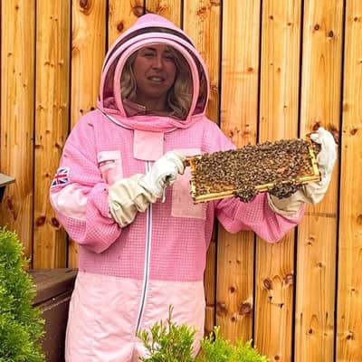 THE PINK BEE LADY
