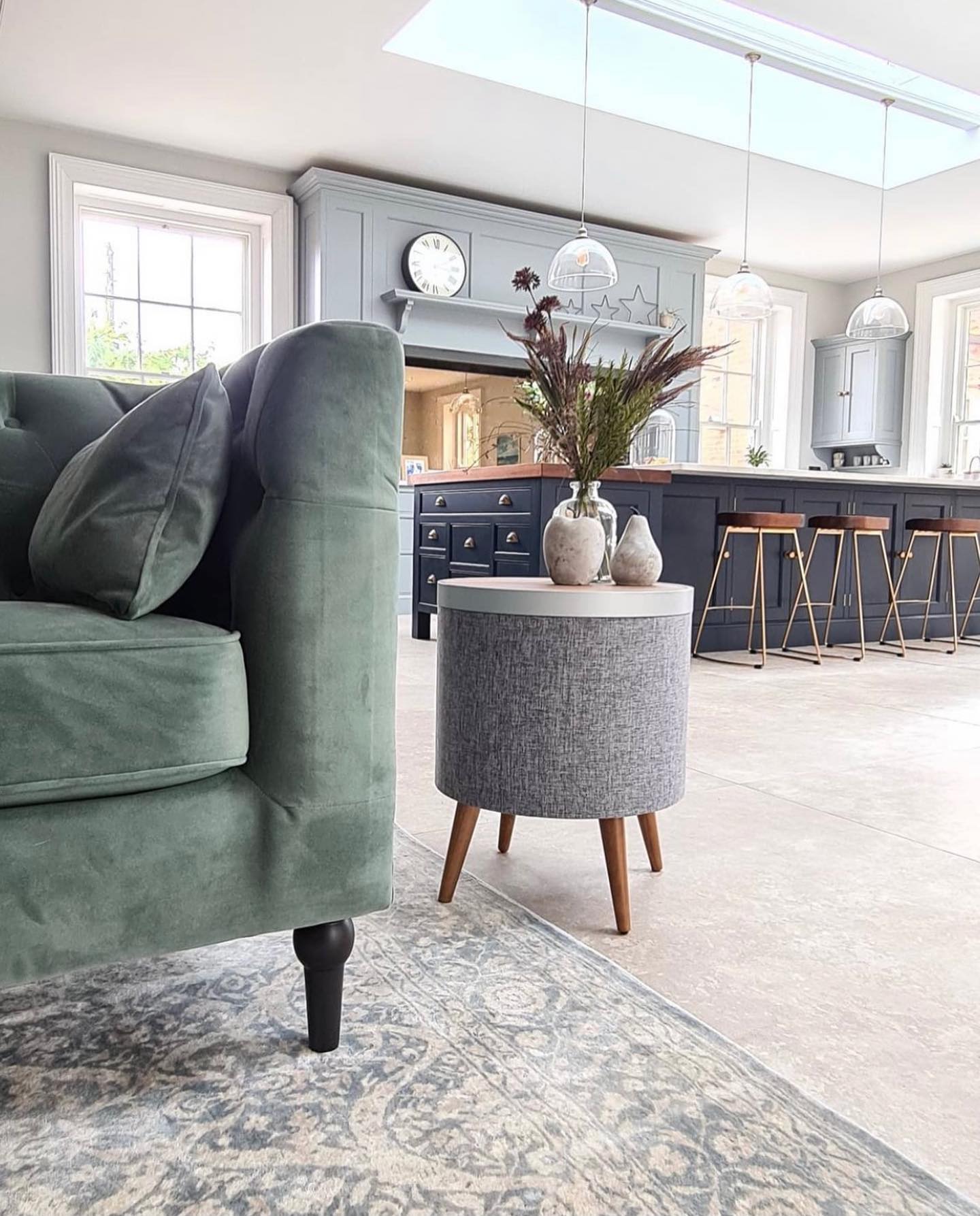 Zain smart side table