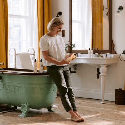 Founded by Chloë, Bramley is born from a passion for natural, effective skincare inspired by the beauty of the British countryside. With a commitment to sustain