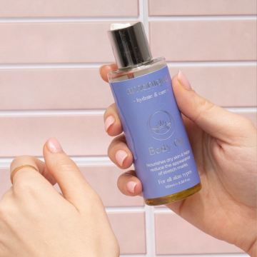 Hospital bag, baby shower, Birth, new mum, pregnancy, labour, perineal massage, new mum gifts, healing, vegan, natural, c-section, birth help, birth essentials