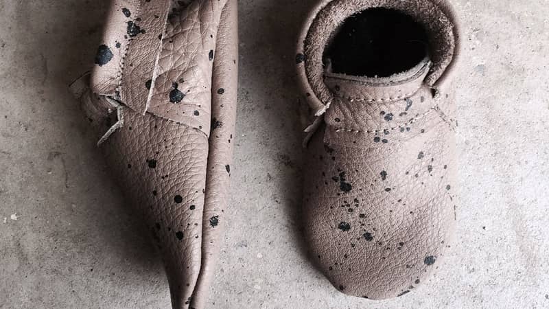 HUMBLE moccasins in “pebble”