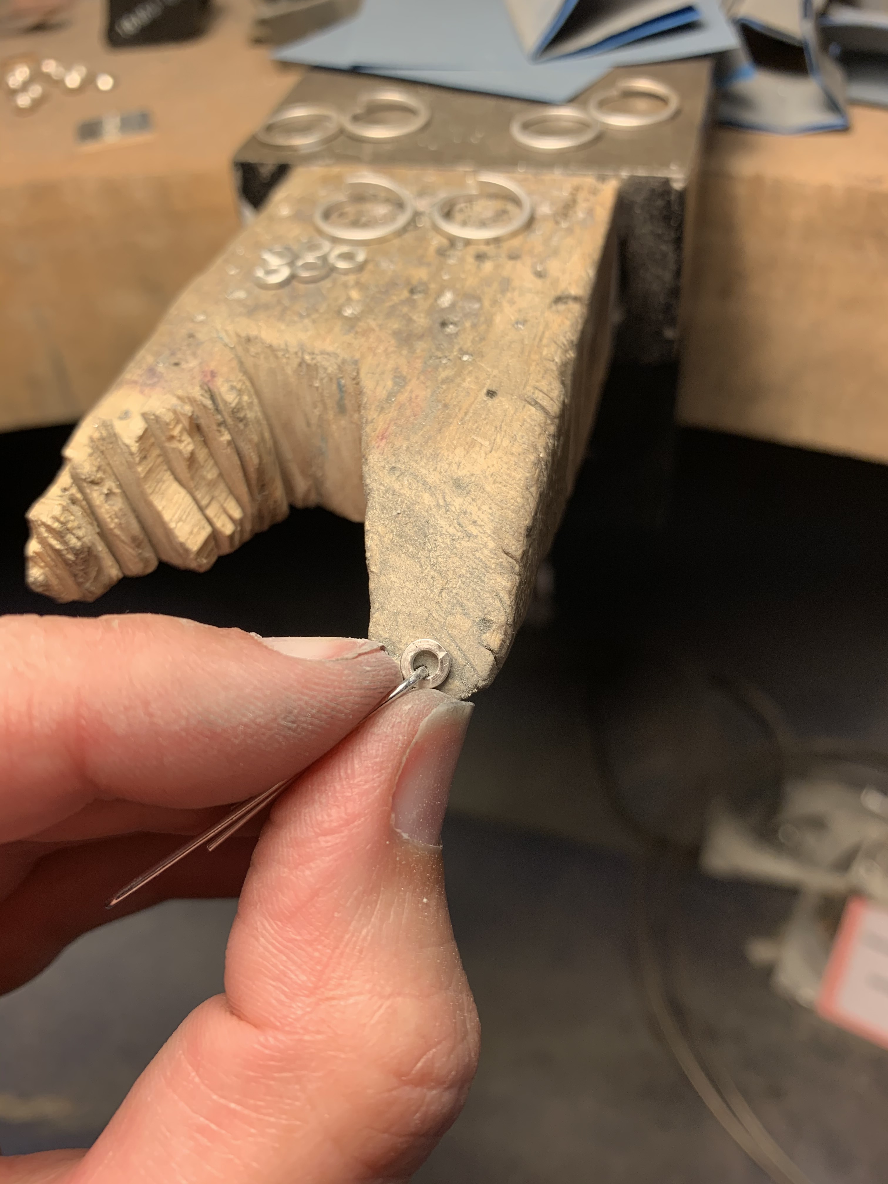 Machi de Waard making jewellery at bench