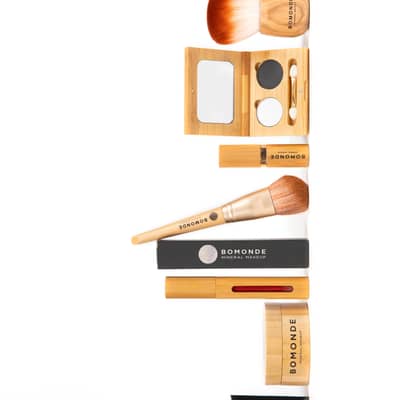 Bomonde mineral makeup is created by Essjay with 20yrs experiences as a skin specialist.