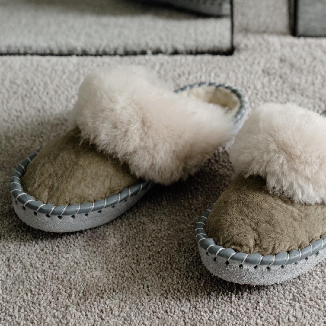 OLIVE SHEEPSKIN MULES