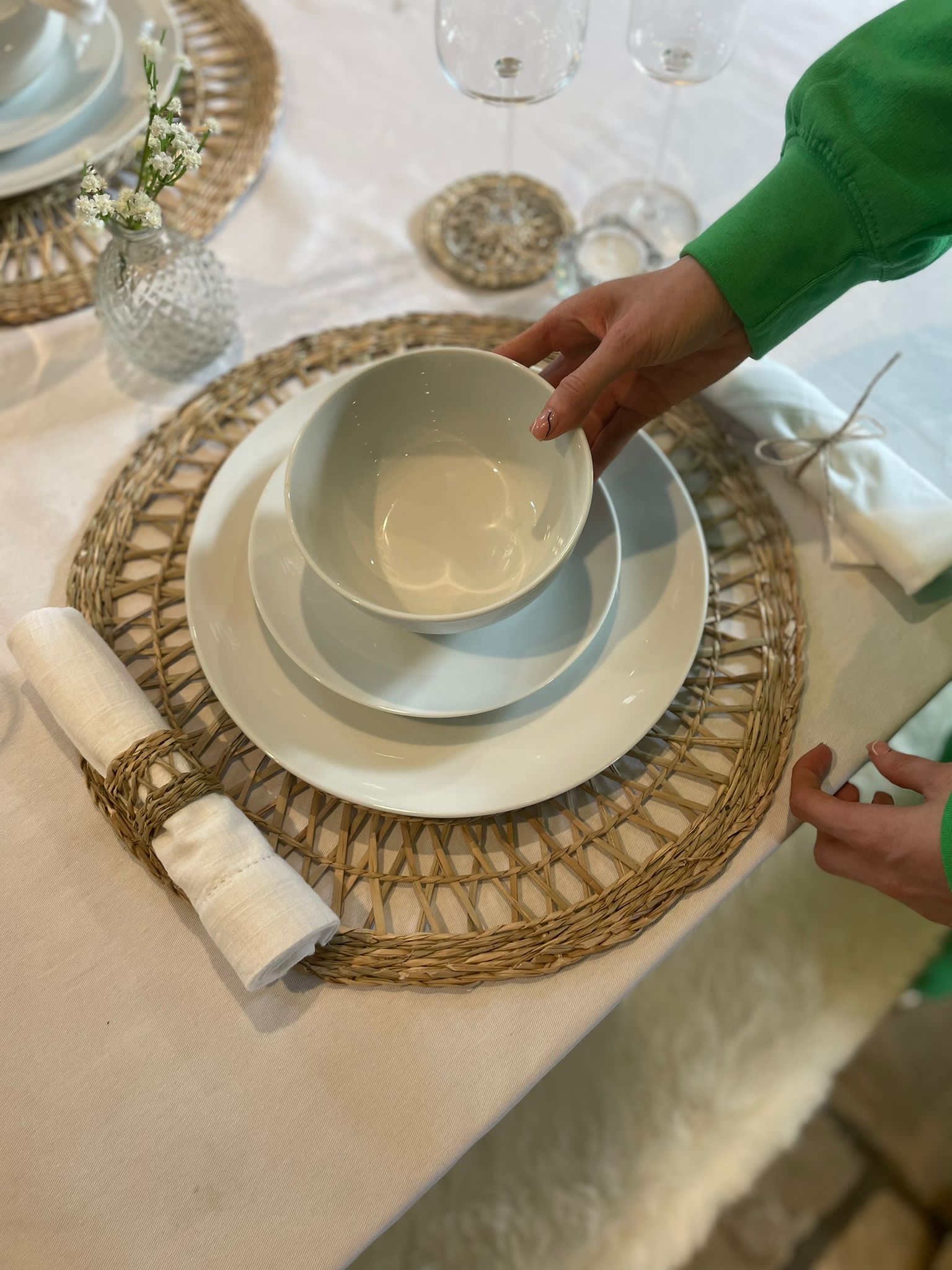 16 piece white dinner set