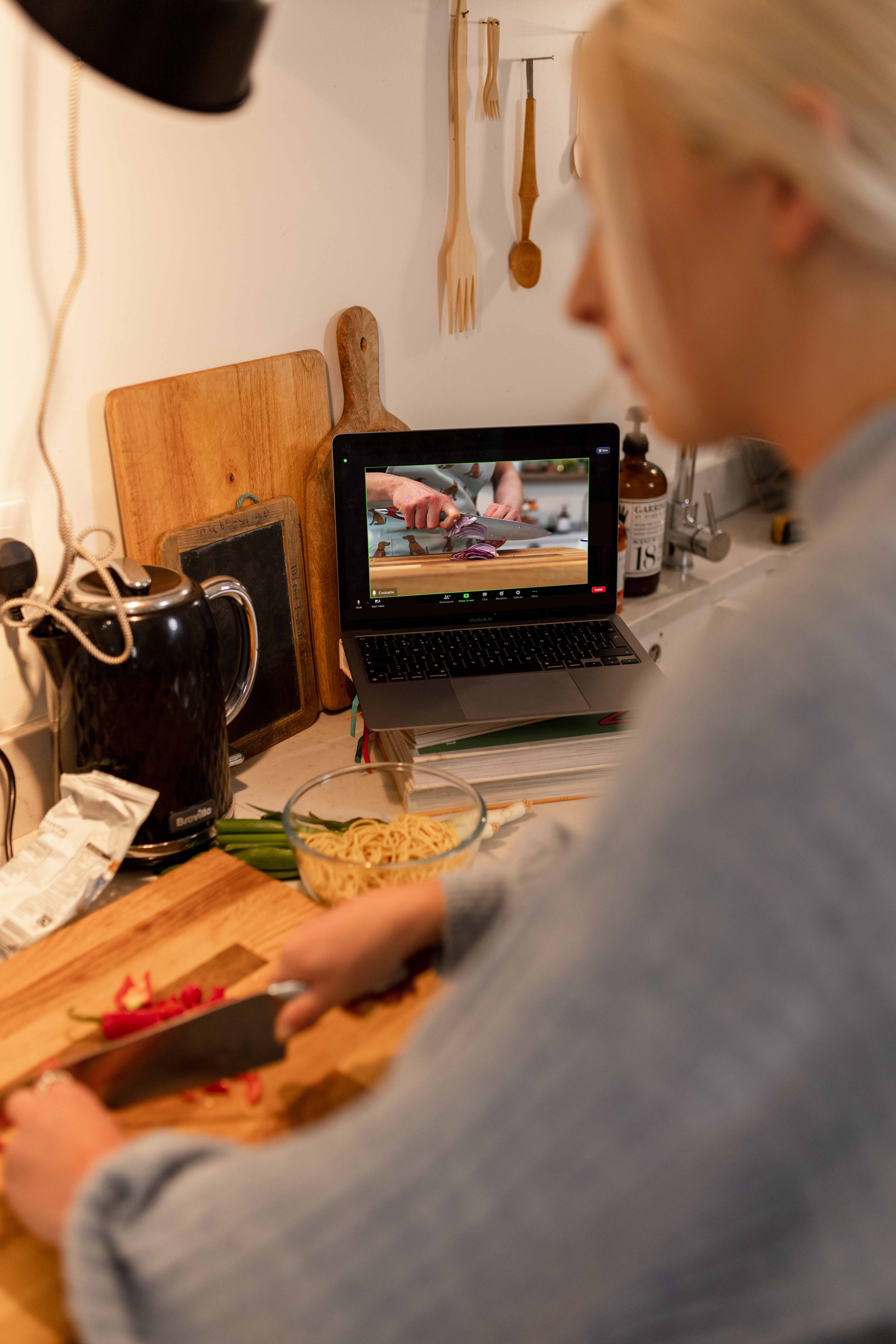 Cookable learn knife skills